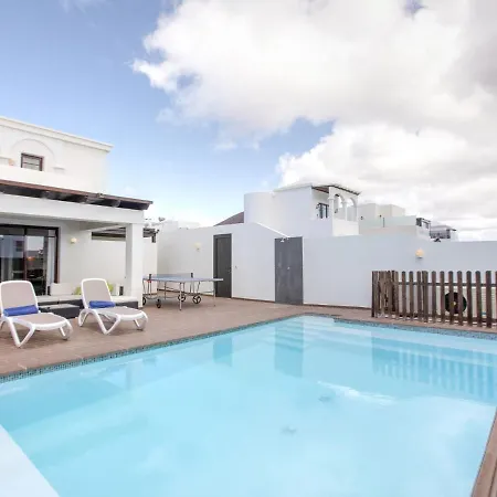 Casa de Férias Majestic Holiday In Playa Blanca With Private Pool *