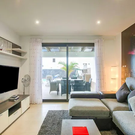 Casa de Férias Majestic Holiday In Playa Blanca With Private Pool