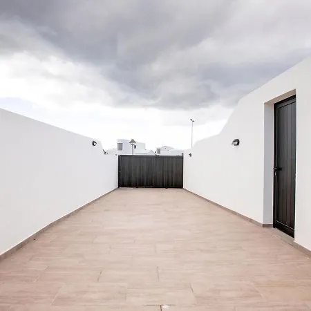 Majestic Holiday In Playa Blanca With Private Pool Casa de Férias